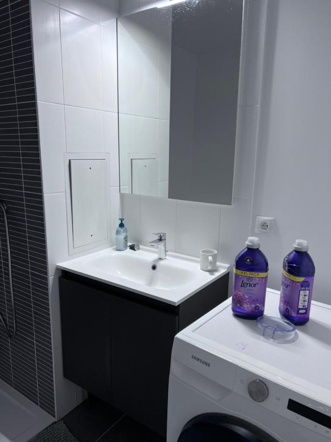 Chambre Individuelle Dans Un Appartement A 37 De Champs Elysees Sartrouville Ngoại thất bức ảnh